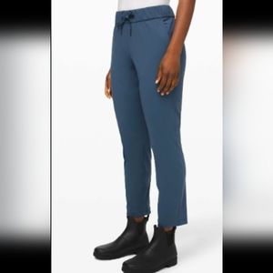 Lululemon On the Fly 7/8 Pant Code Blue Size 10